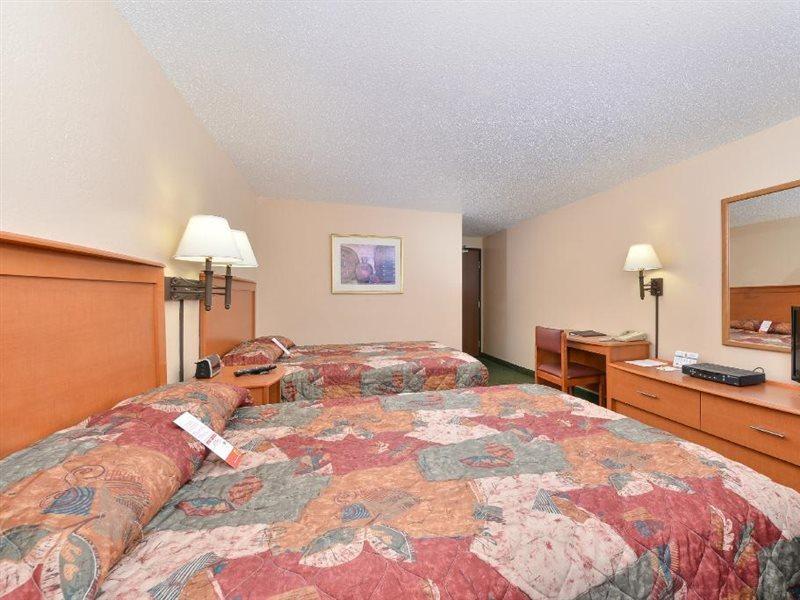 Super 8 By Wyndham Casper West By The River Extérieur photo