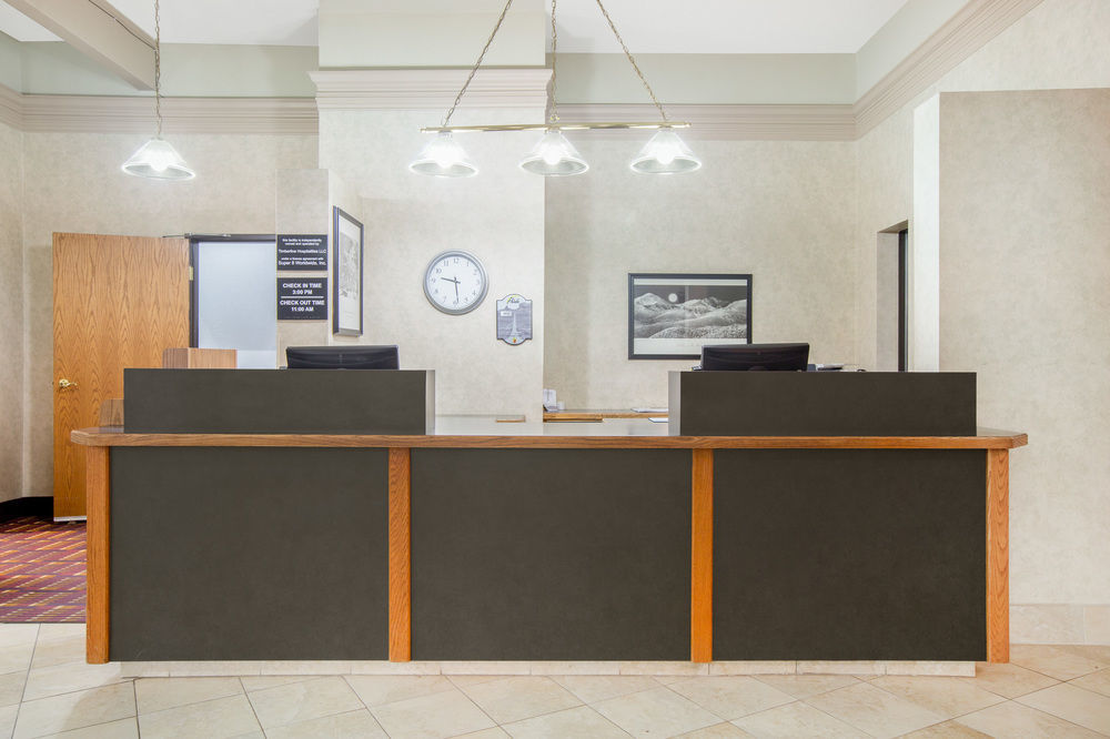 Super 8 By Wyndham Casper West By The River Extérieur photo