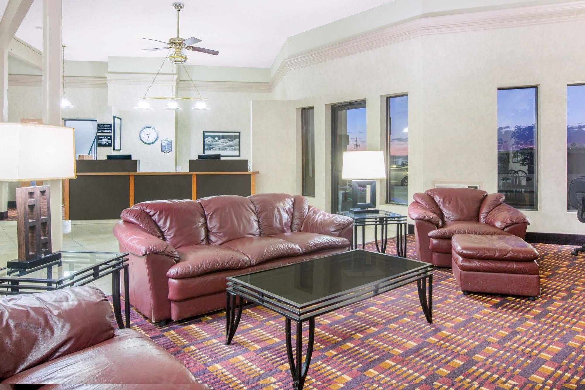 Super 8 By Wyndham Casper West By The River Extérieur photo